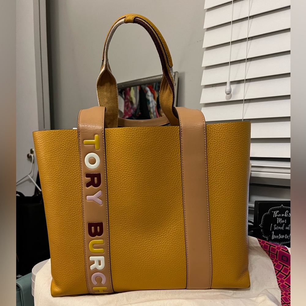 Reduced price Tory Burch unique tote and wristlet